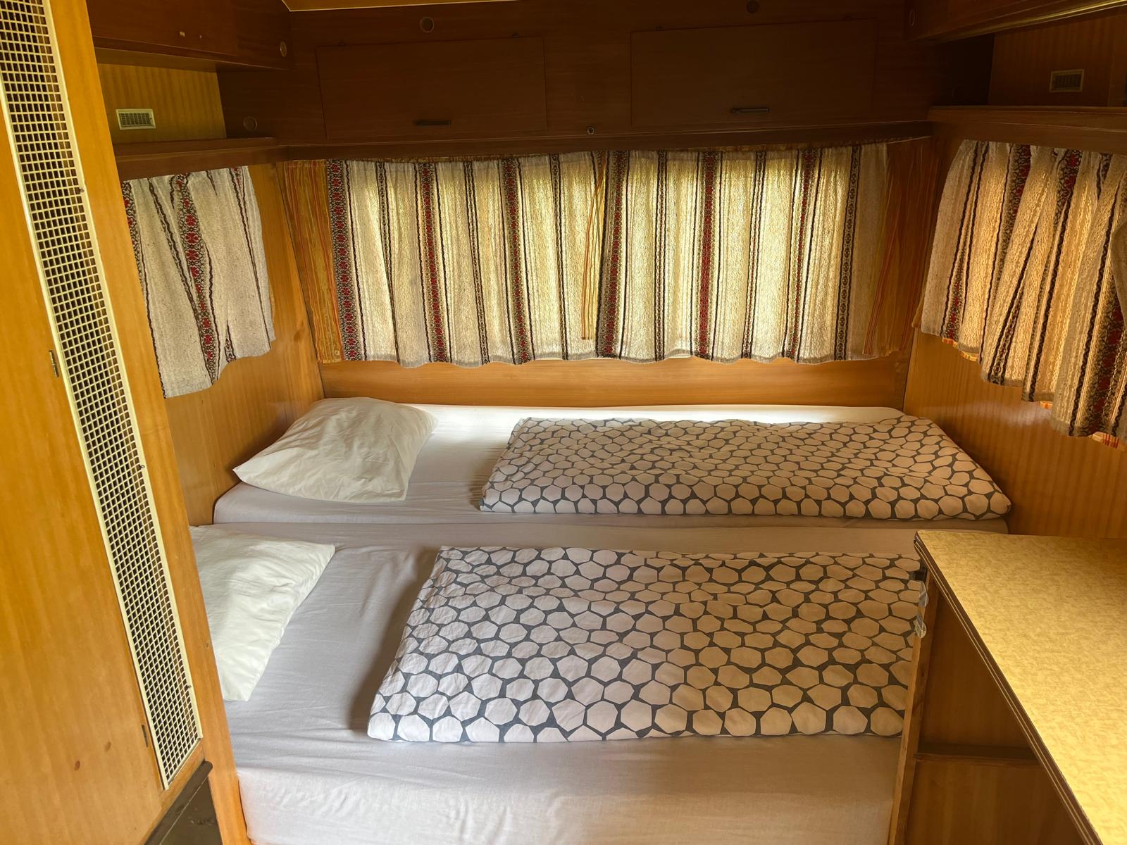 karavan 2 1.jpg